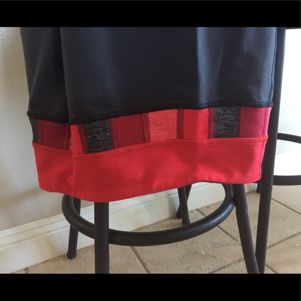 Lululemon Size 4 groove pant in like new condition